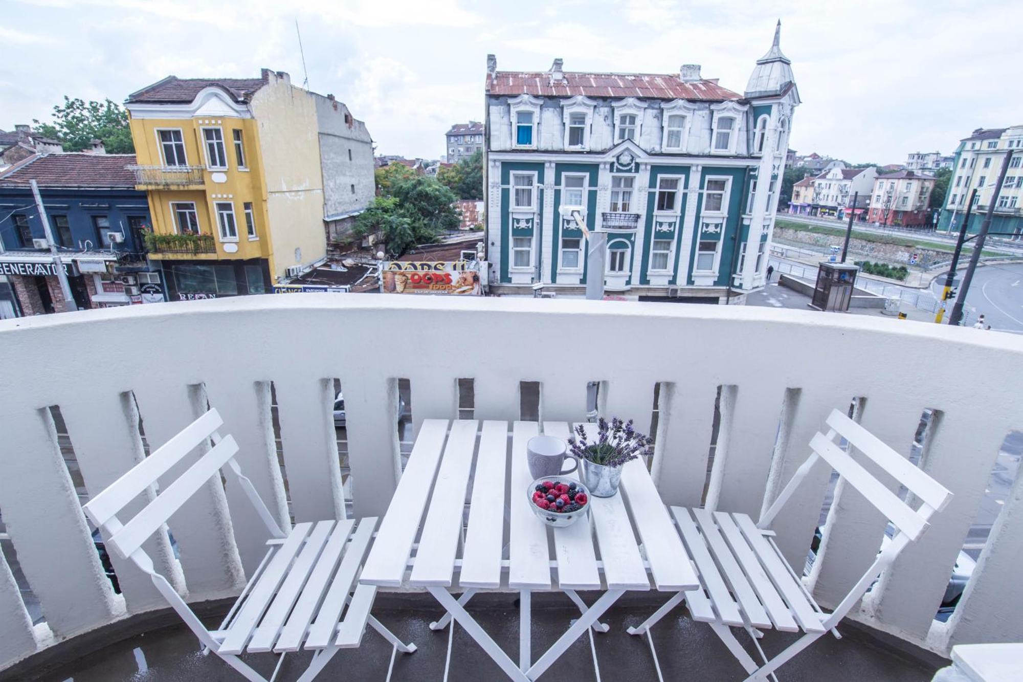 Lion'S Bridge Boutique 2Bdrm Apt, Top Center Gem Софія Екстер'єр фото