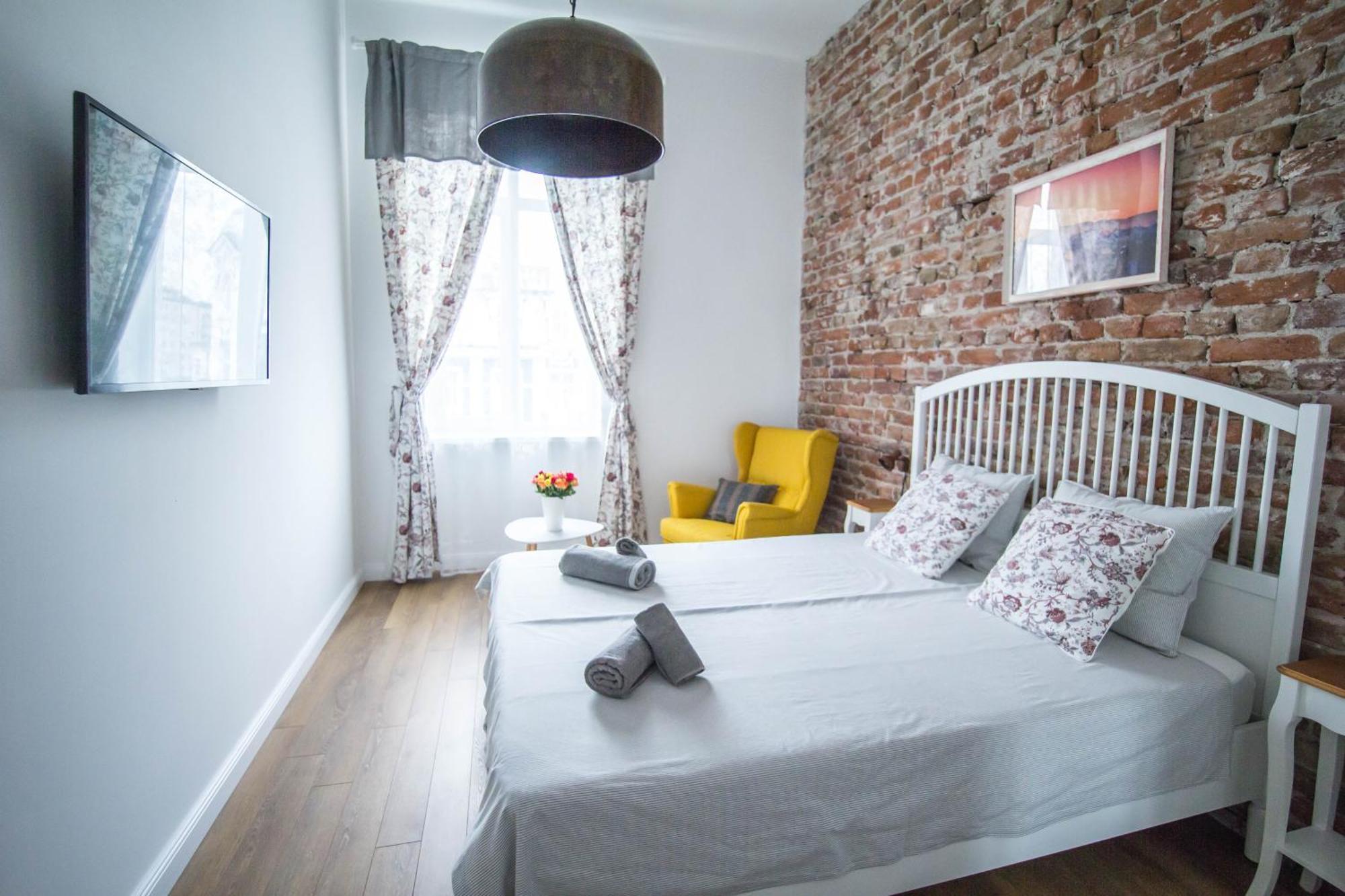 Lion'S Bridge Boutique 2Bdrm Apt, Top Center Gem Софія Екстер'єр фото