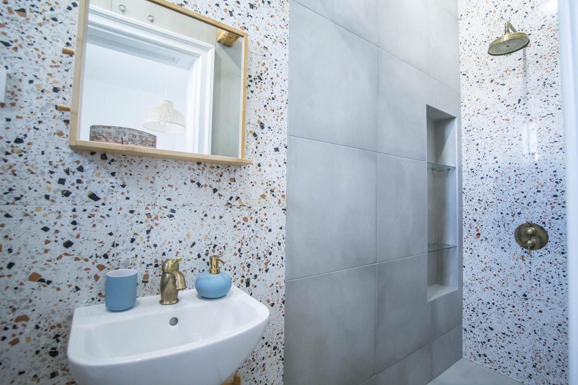 Lion'S Bridge Boutique 2Bdrm Apt, Top Center Gem Софія Екстер'єр фото